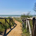 דירה Cozy Facing The Sea